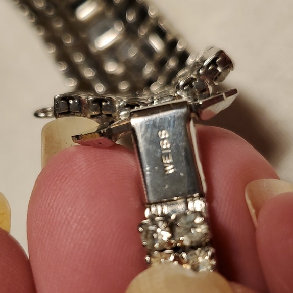 Weiss Rhinstone Bracelet - Picture 3 of 9